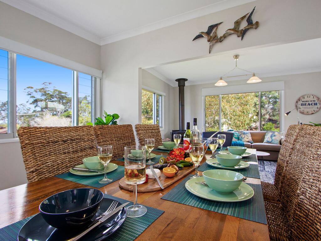Blue Waters Cottage - 120m to Jervis Bay - Accommodation Ballina